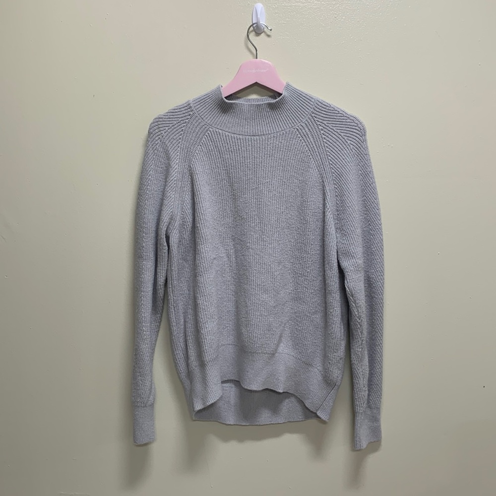 Forever 21 knot grey wool sweater with turtle neck detail size small.